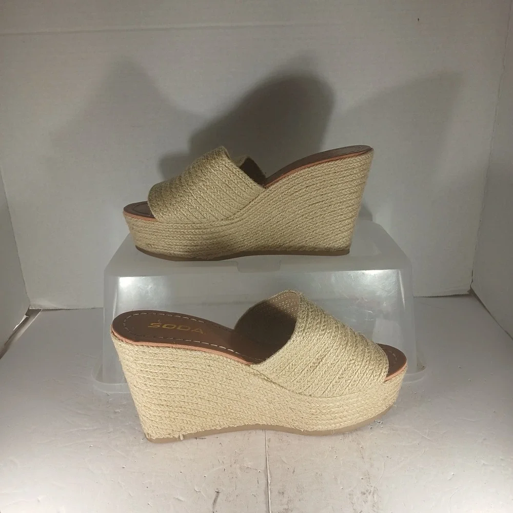 Soda platform wedge